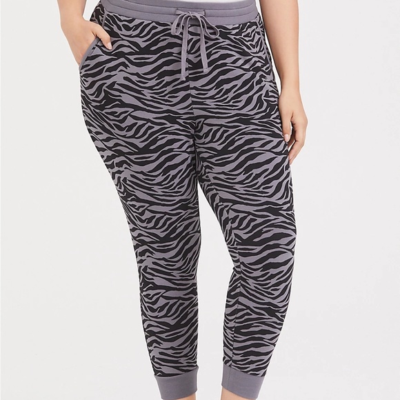 Torrid 3X Hoodie Jogger Pants Zebra Sweatsuit Plus - Picture 3 of 6